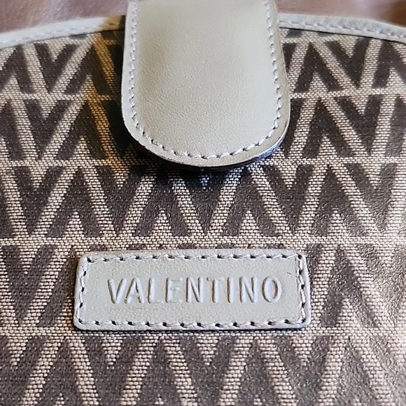 Mario Valentino  Wallet - Picture 2 of 15